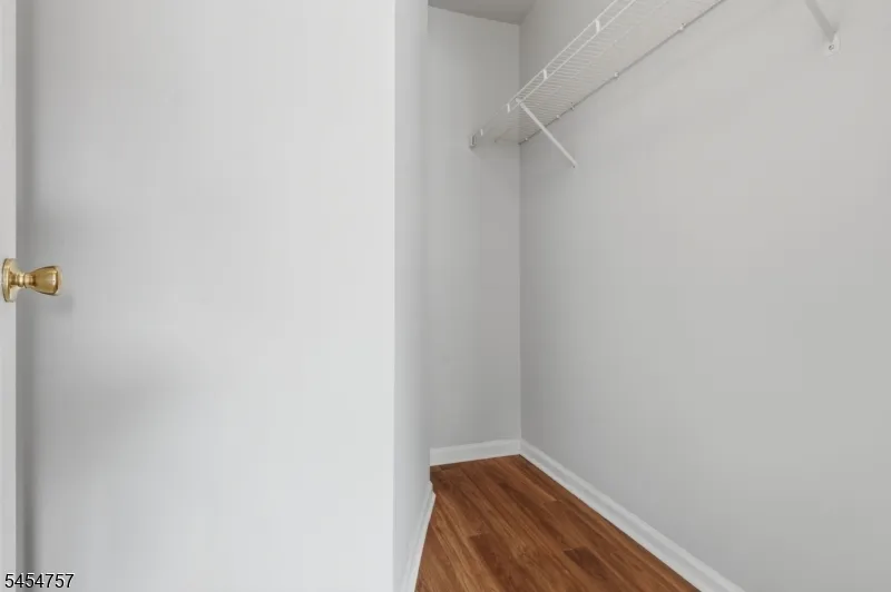 9 Bridgepointe Dr Old Bridge, NJ 08879