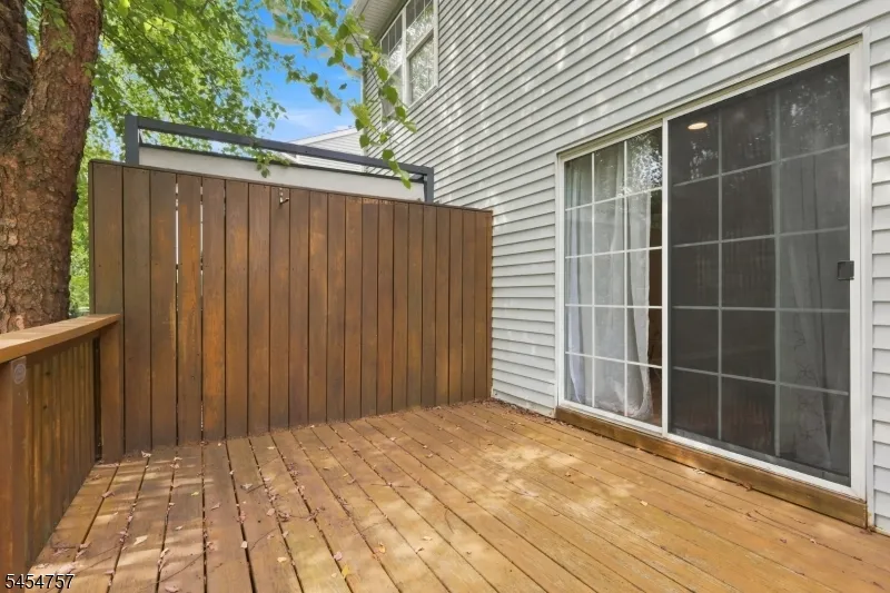 9 Bridgepointe Dr Old Bridge, NJ 08879
