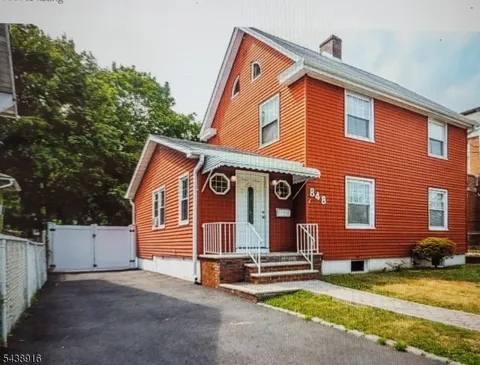 848 Cross Ave