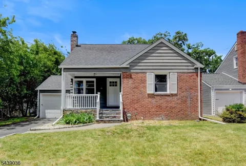 1156 Gruber Ave