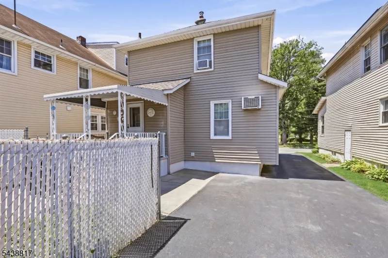 332 Riverside Ave Lyndhurst, NJ 07071