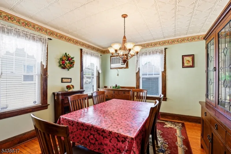 332 Riverside Ave Lyndhurst, NJ 07071