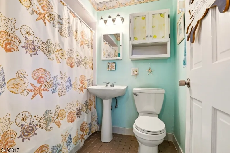 332 Riverside Ave Lyndhurst, NJ 07071