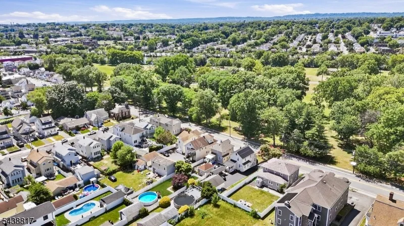 332 Riverside Ave Lyndhurst, NJ 07071