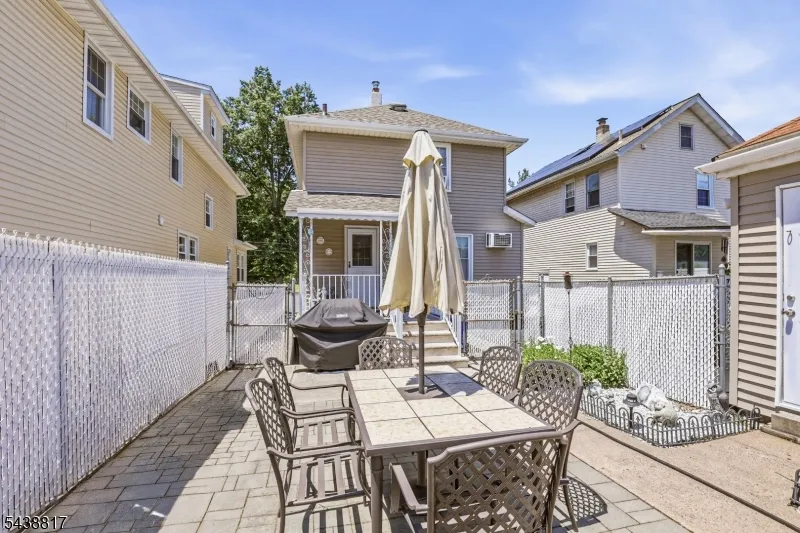 332 Riverside Ave Lyndhurst, NJ 07071