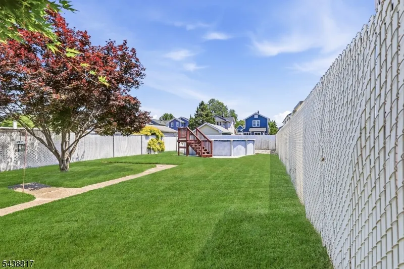 332 Riverside Ave Lyndhurst, NJ 07071