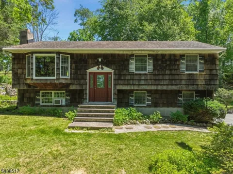 79 Stillwater Rd