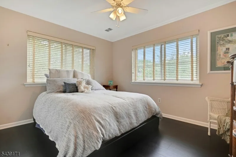 211 Yorktowne Ct Washington, NJ 07676