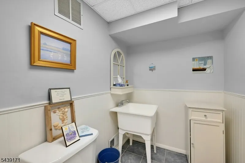 211 Yorktowne Ct Washington, NJ 07676