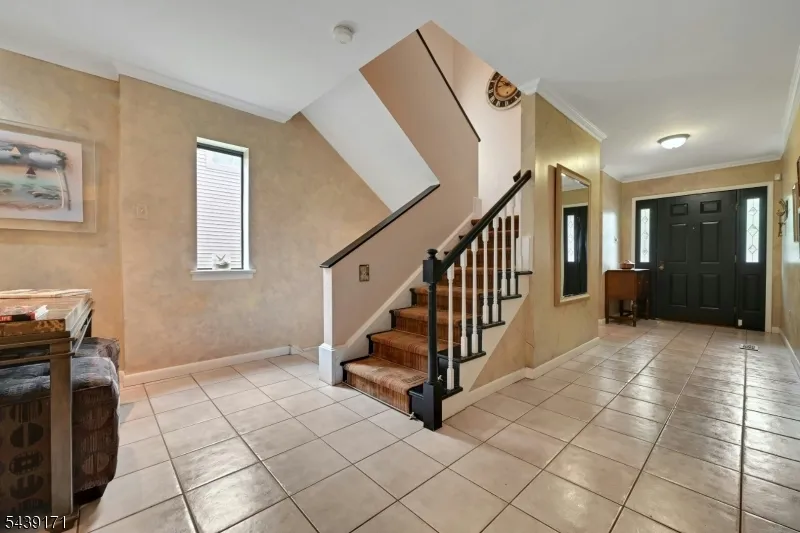 211 Yorktowne Ct Washington, NJ 07676