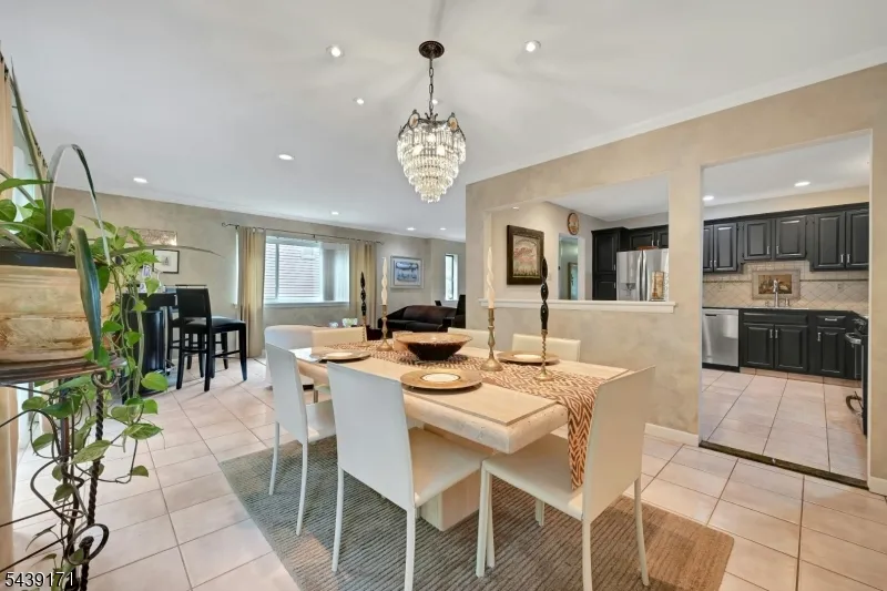 211 Yorktowne Ct Washington, NJ 07676
