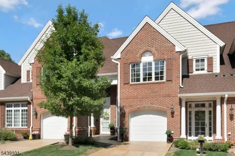 10 Schmidt Cir