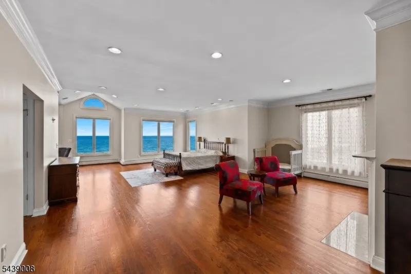 23 Lighthouse Dr South Amboy City, NJ 08879