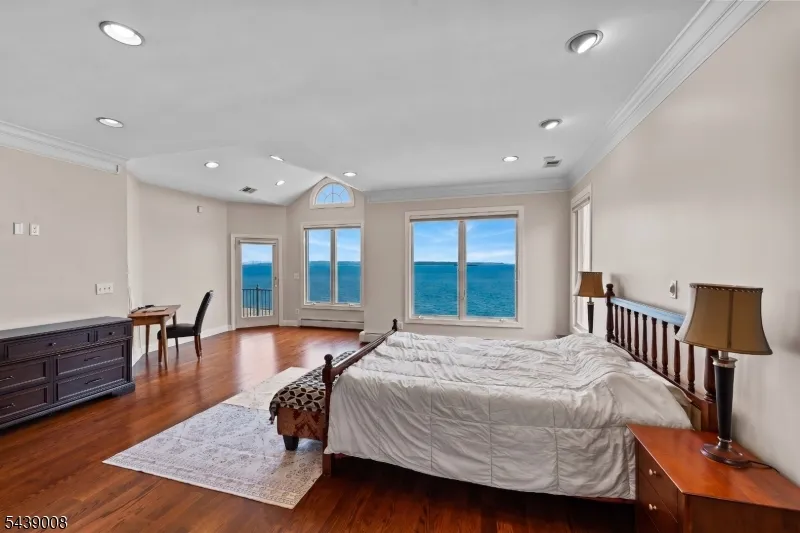 23 Lighthouse Dr South Amboy City, NJ 08879