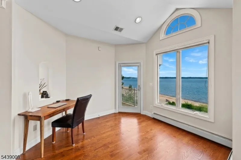 23 Lighthouse Dr South Amboy City, NJ 08879