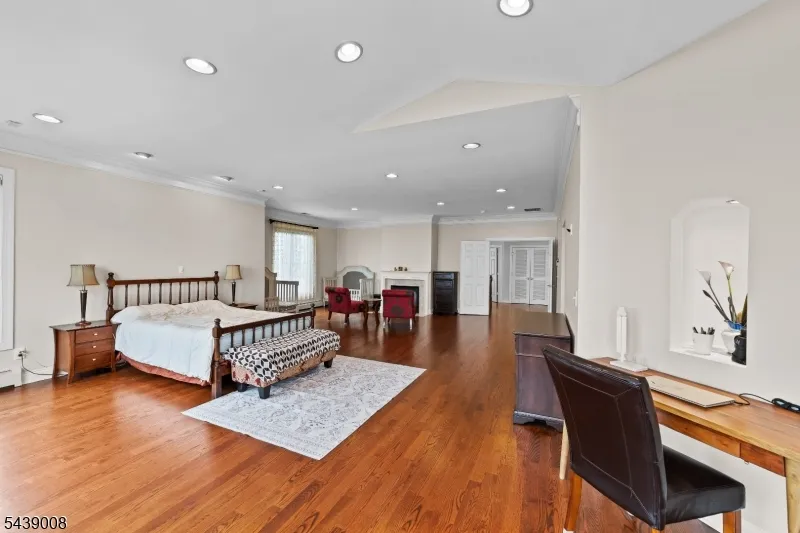 23 Lighthouse Dr South Amboy City, NJ 08879