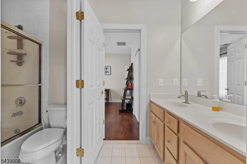 23 Lighthouse Dr South Amboy City, NJ 08879
