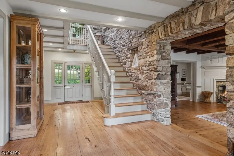 65 Brookville Hollow Rd Delaware, NJ 08559