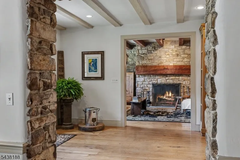 65 Brookville Hollow Rd Delaware, NJ 08559