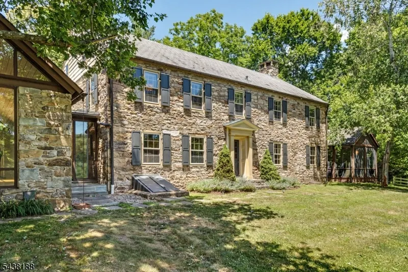 65 Brookville Hollow Rd Delaware, NJ 08559