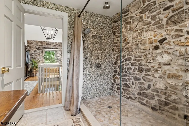 65 Brookville Hollow Rd Delaware, NJ 08559