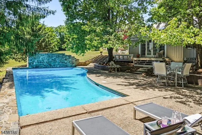 65 Brookville Hollow Rd Delaware, NJ 08559