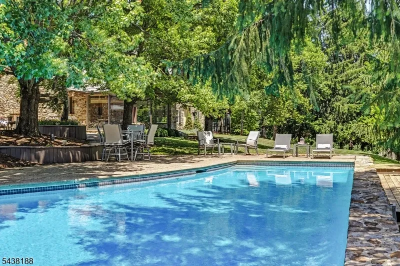 65 Brookville Hollow Rd Delaware, NJ 08559