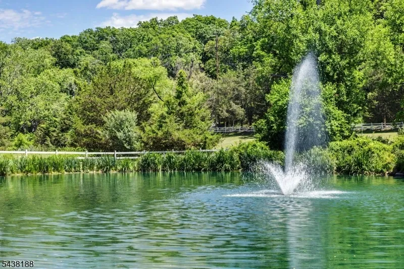 65 Brookville Hollow Rd Delaware, NJ 08559