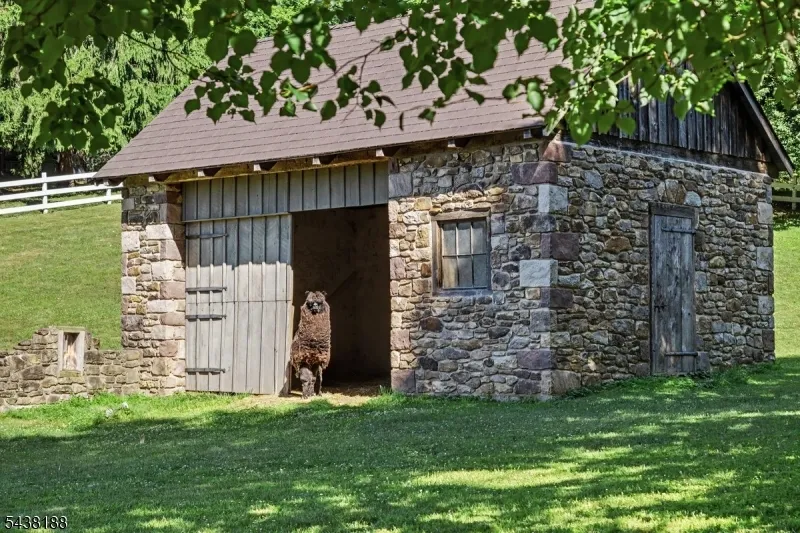 65 Brookville Hollow Rd Delaware, NJ 08559