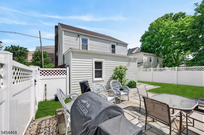 12 Capner St Flemington, NJ 08822