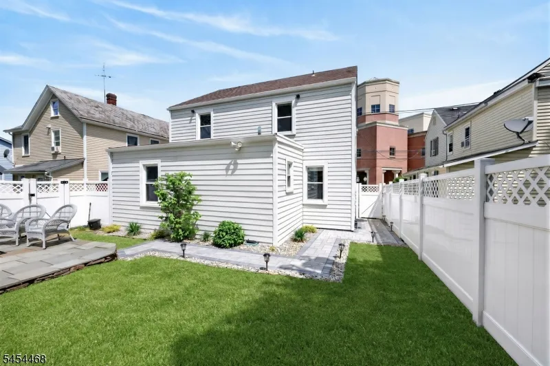 12 Capner St Flemington, NJ 08822
