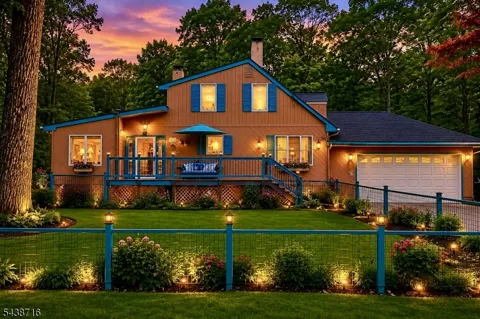 11 Rippling Brook Dr