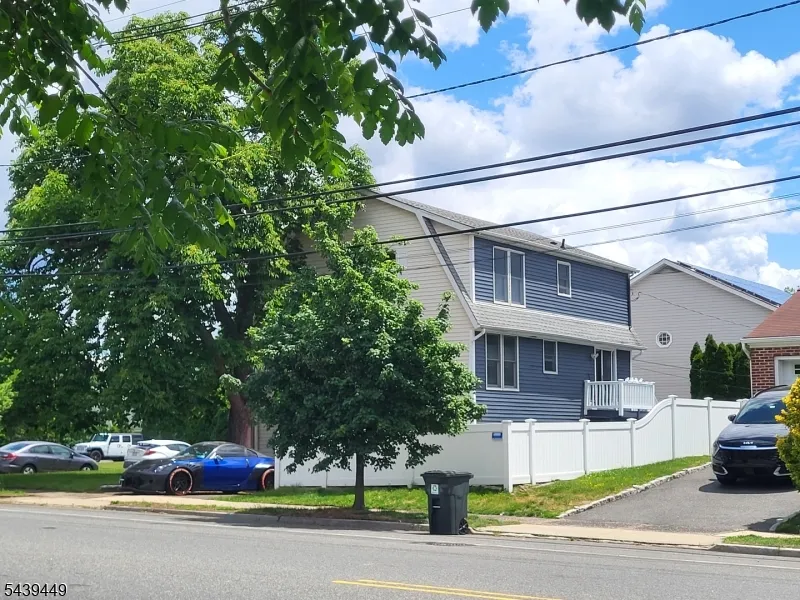 997 Broad St Bloomfield, NJ 07003