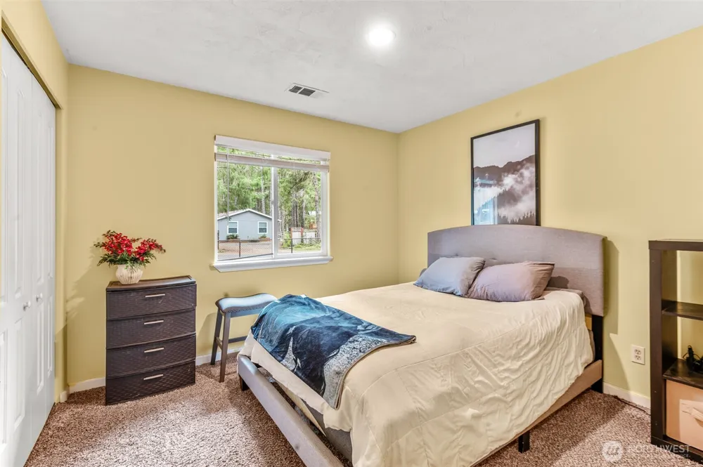 20 Buckhorn Court Hoodsport, WA 98548