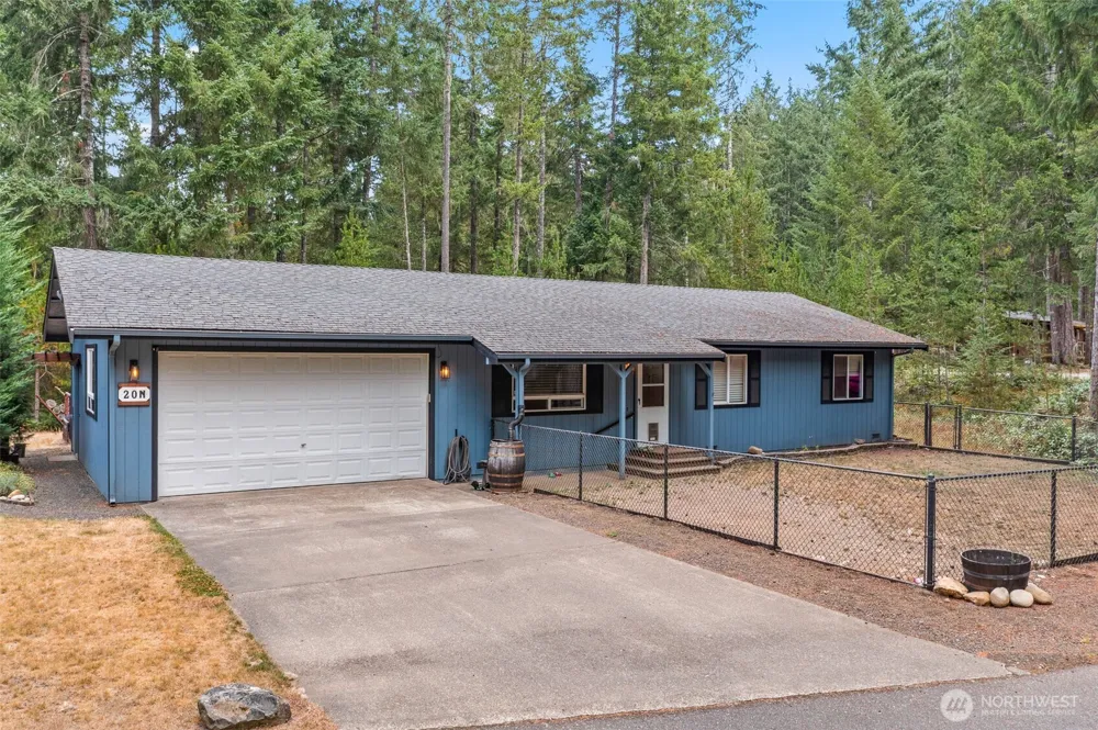 20 Buckhorn Court Hoodsport, WA 98548
