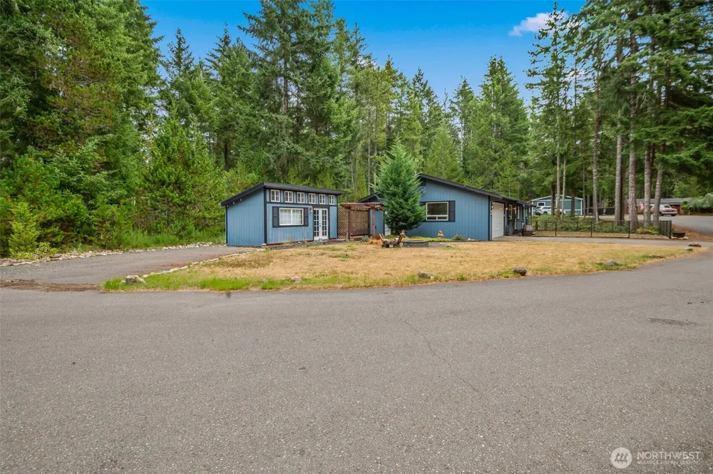 20 Buckhorn Court Hoodsport, WA 98548