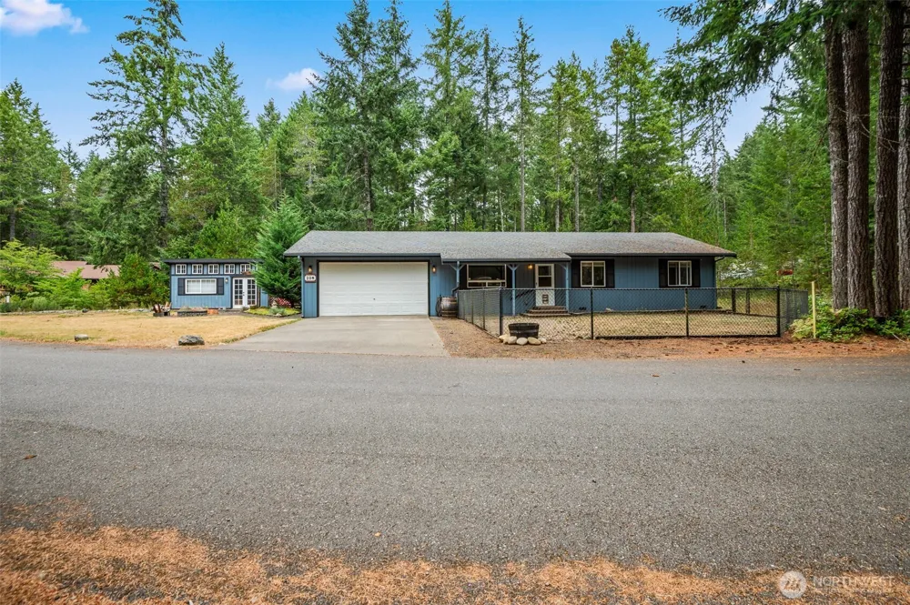 20 Buckhorn Court Hoodsport, WA 98548