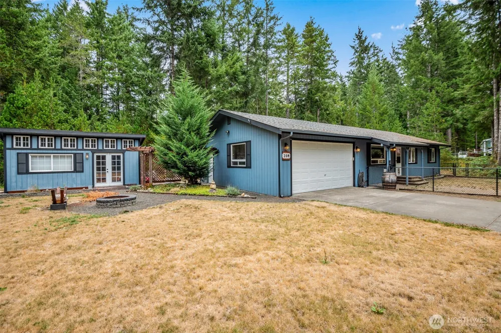 20 Buckhorn Court Hoodsport, WA 98548