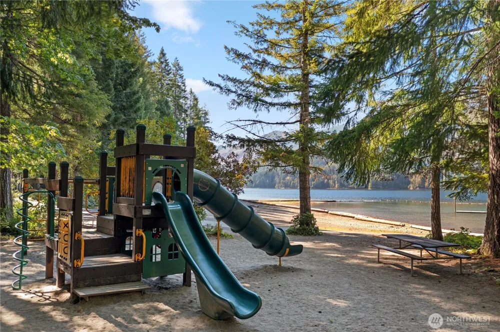 20 Buckhorn Court Hoodsport, WA 98548