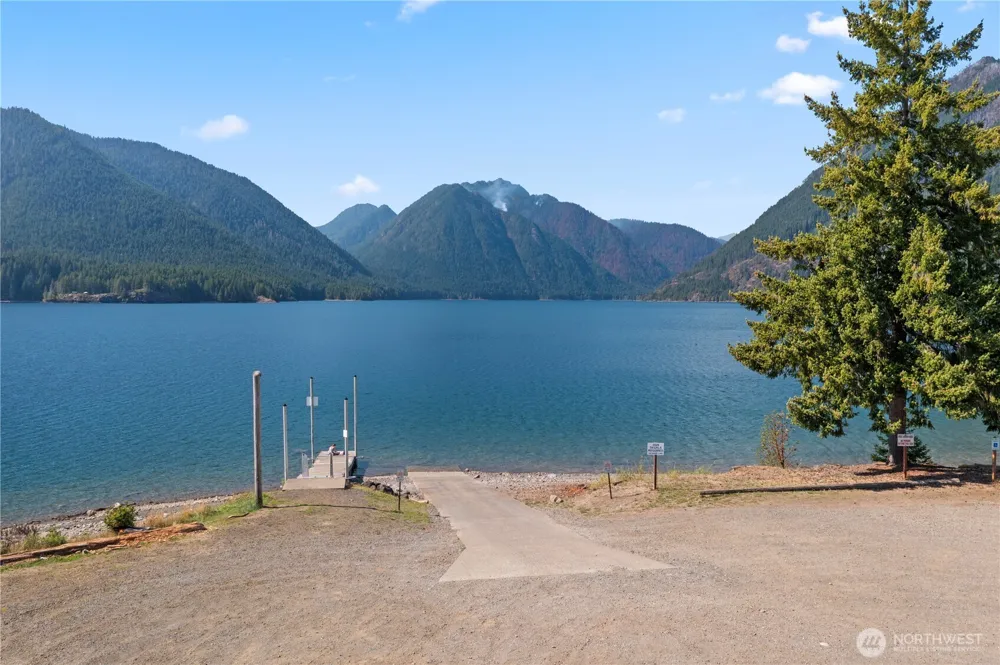 20 Buckhorn Court Hoodsport, WA 98548