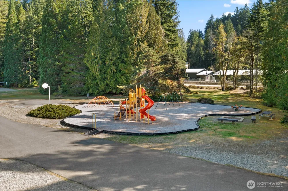 20 Buckhorn Court Hoodsport, WA 98548