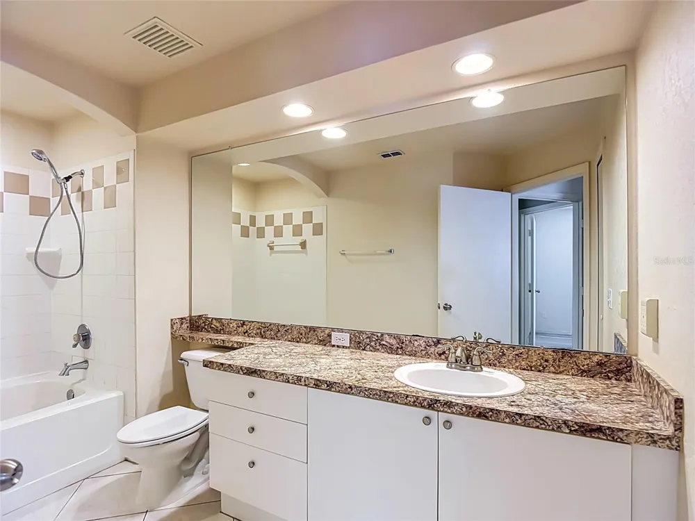 4008 BANGALOW PALM COURT Tampa, FL 33624