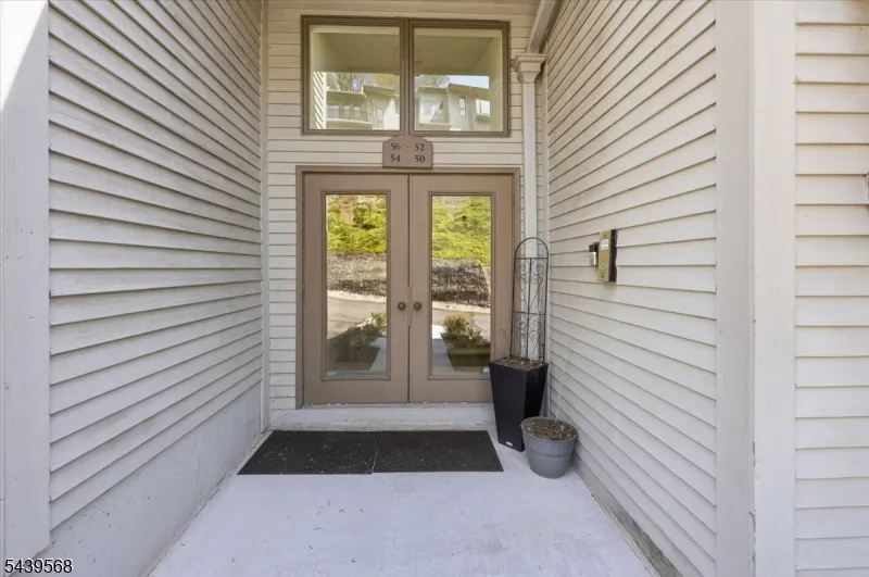 52 Adams Ter Clifton City, NJ 07013