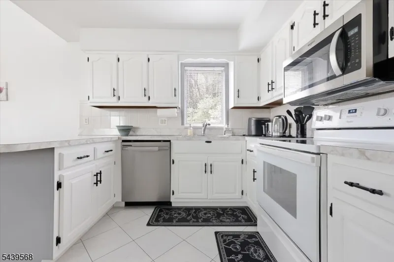 52 Adams Ter Clifton City, NJ 07013