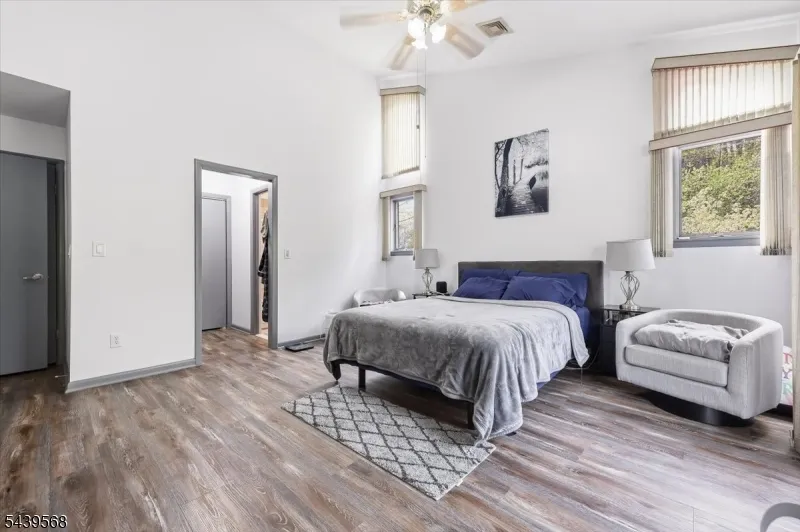 52 Adams Ter Clifton City, NJ 07013