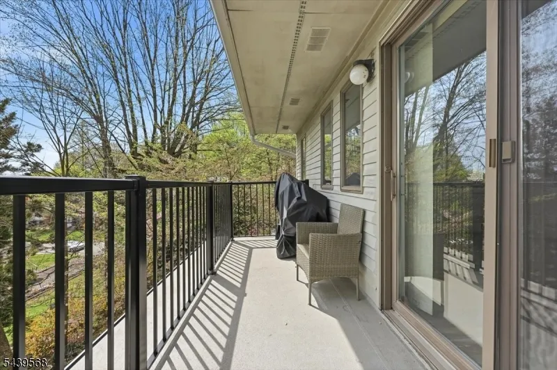 52 Adams Ter Clifton City, NJ 07013