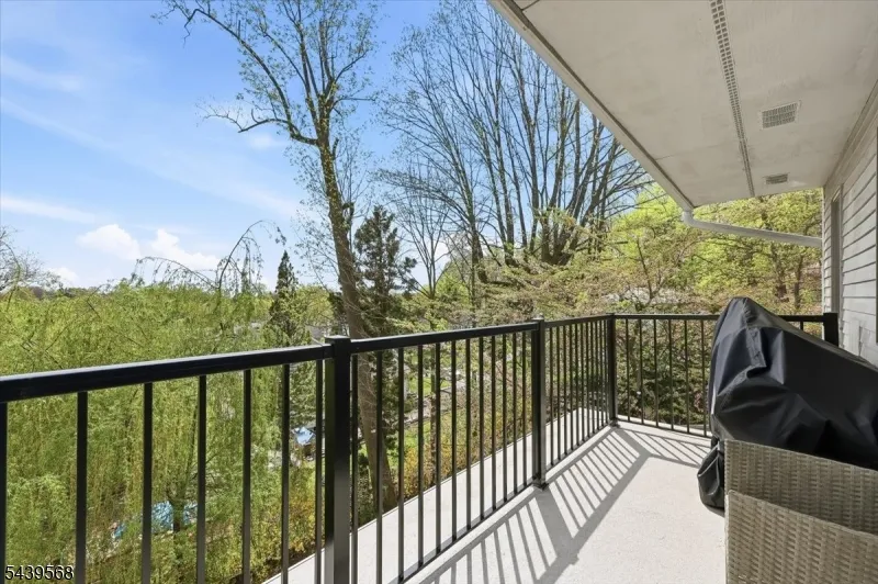 52 Adams Ter Clifton City, NJ 07013