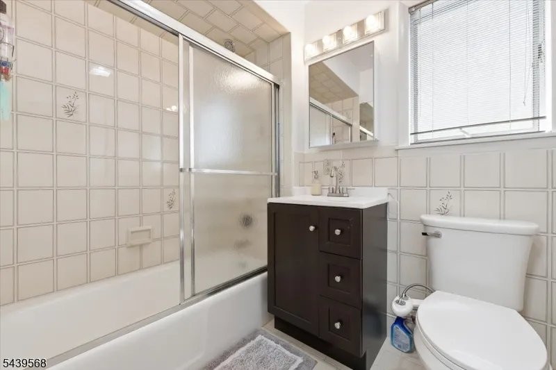 52 Adams Ter Clifton City, NJ 07013