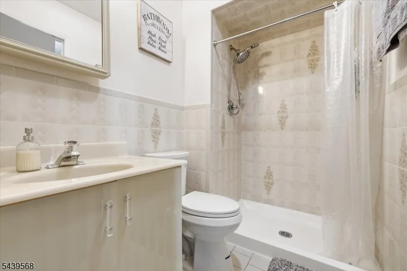 52 Adams Ter Clifton City, NJ 07013