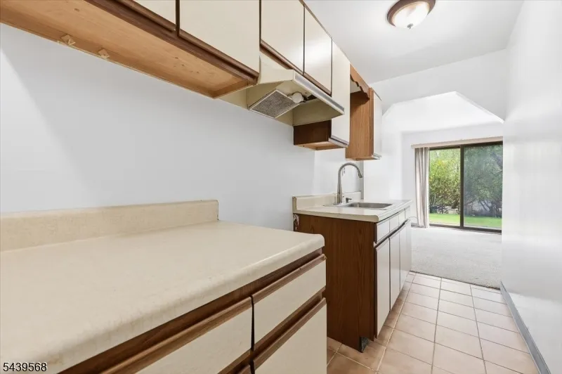 52 Adams Ter Clifton City, NJ 07013